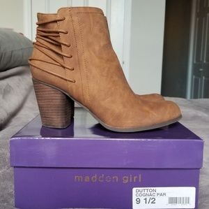 Steve Madden Dutton Booties (Cognac)